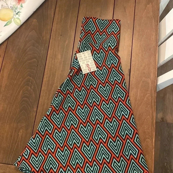 LuLaRoe Azure skirt, small.  NWT - Picture 4 of 5